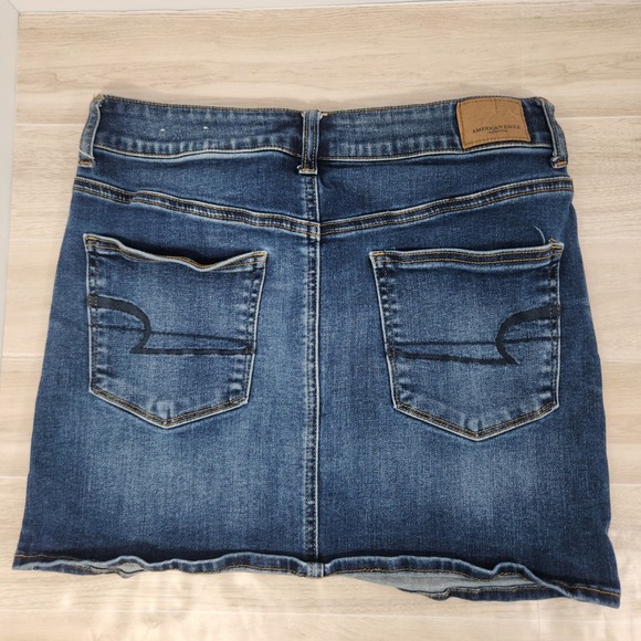 American Eagle Hi-Rise Denim Mini Skirt Dark Wash Stretch Casual Size 8 - Picture 3 of 8